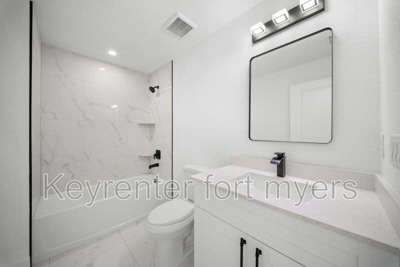 Lehigh Acres House: 668 CHEMSTRAND ST E