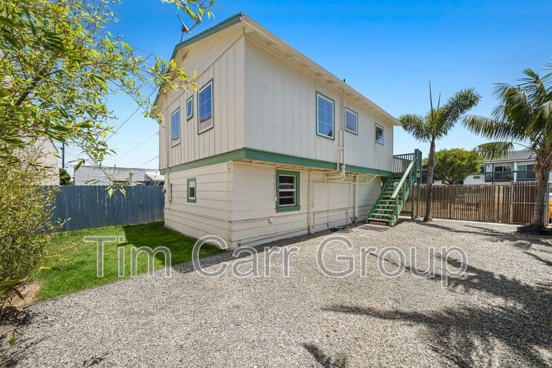 Costa Mesa Condo: 123 E 18th Street