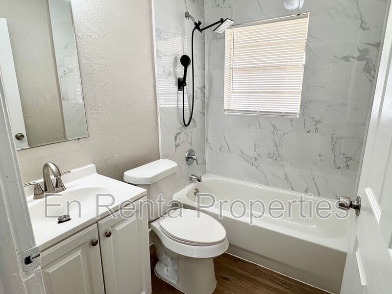 Ft Worth House: 716 W Broadus Ave.