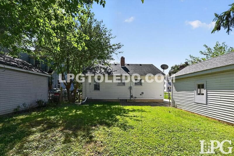 Toledo House: 1638 Gould Rd