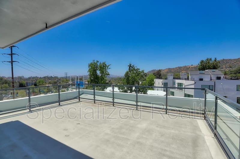 Los Angeles Townhome: 1406 Eagle Vista Drive
