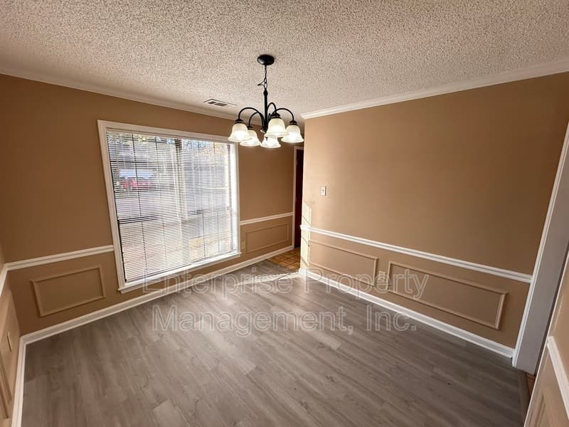 Cordova House: 7828 Bland Lane