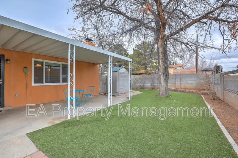 Albuquerque House: 9308 Gutierrez Rd NE