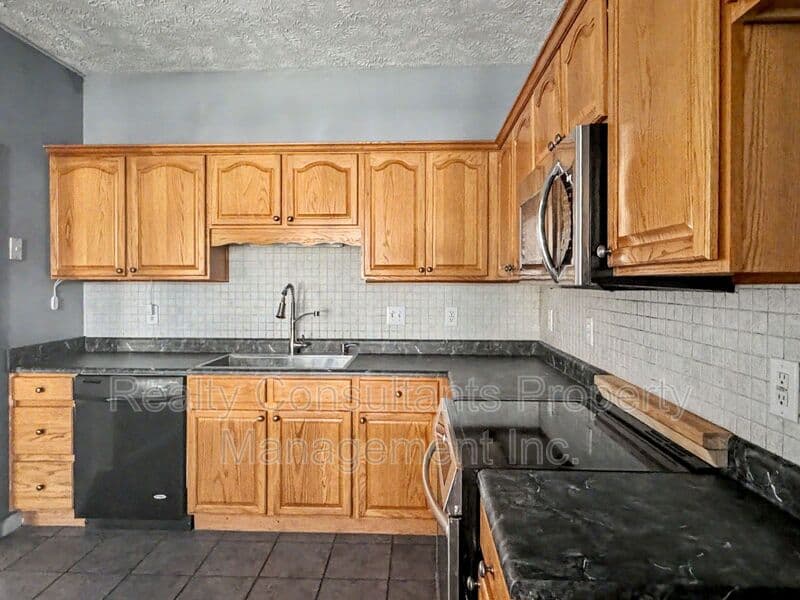 Fayetteville House: 7701 Redwood Avenue