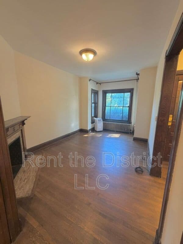 Washington Townhome: 413 T Street NW