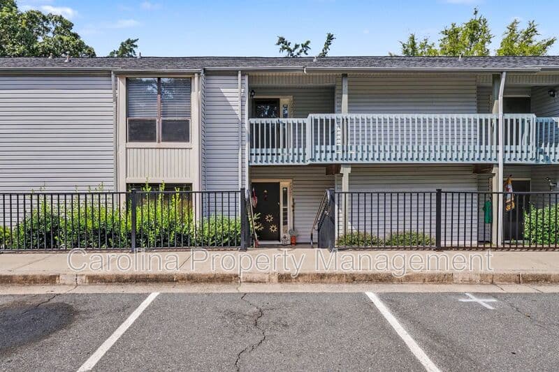 Charlotte House: 10971 Harrowfield Rd