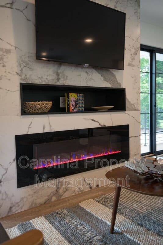 Charlotte House: 3945 Rockfern Rd