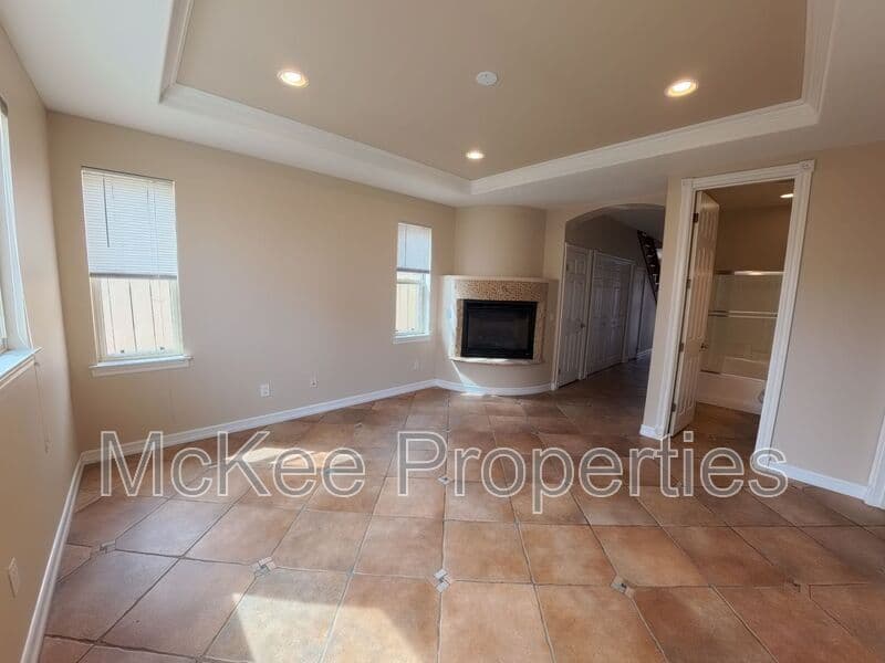 Imperial Beach House: 525 12th Street