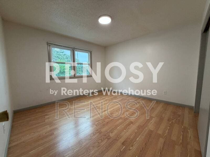 Des Moines Condo: 2002 Evergreen Ave