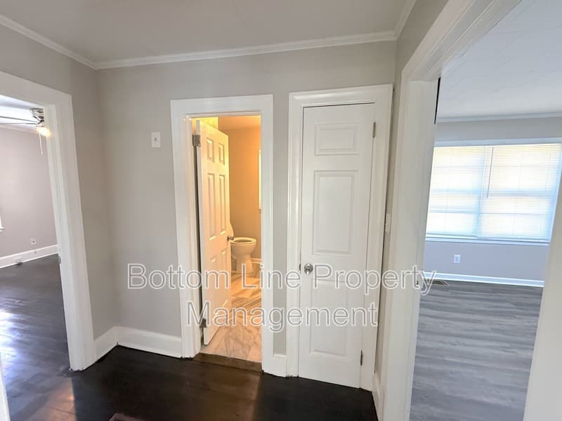Mount Holly House: 957 Old NC 27 Hwy