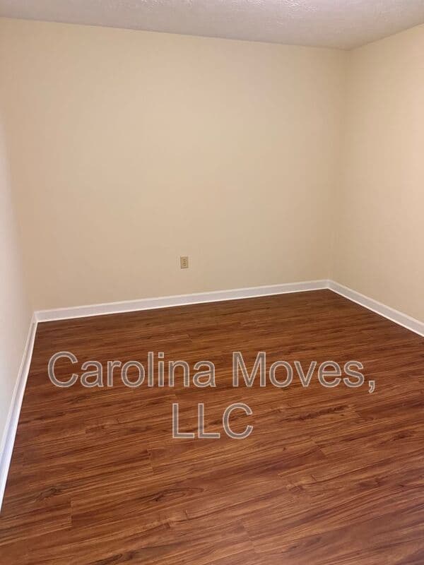 Simpsonville House: 204 Chickamauga Lane