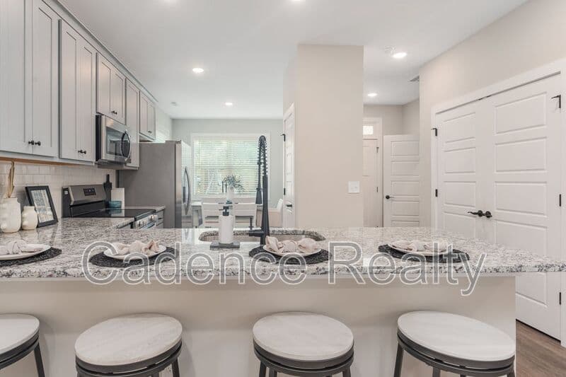 Wilmington House: 1785 Perimeter Loop