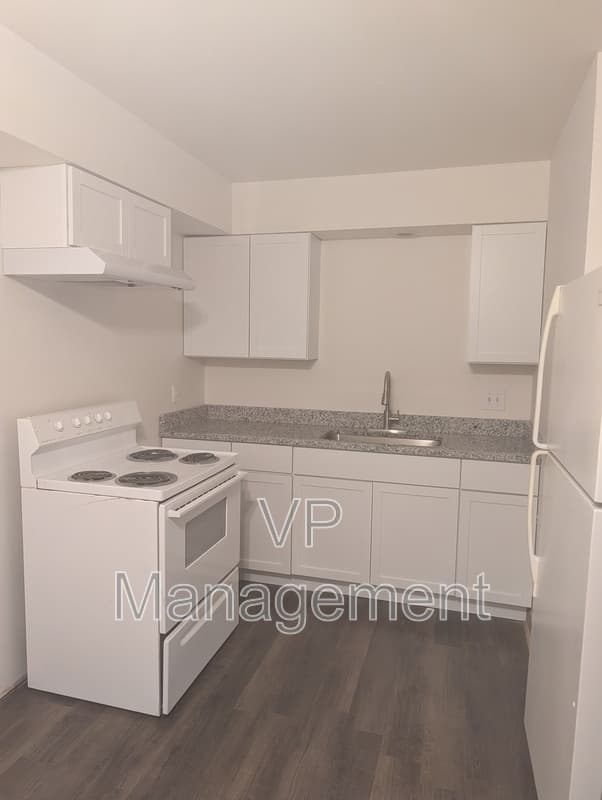Davenport Condo: 2607 Diehn