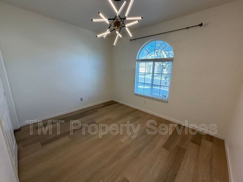 Elk Grove House: 9965 Firethorn Way