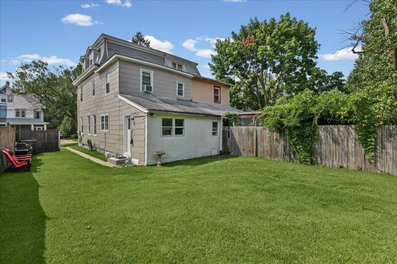 Woodbury Condo: 122 South Davis Street - A