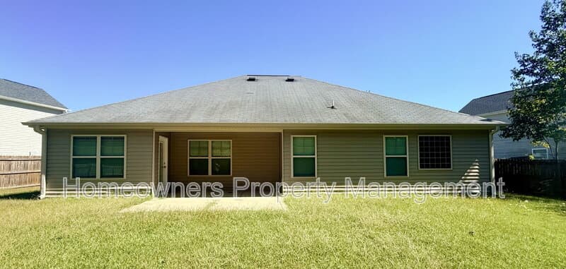 Raeford House: 152 Ladden Ln