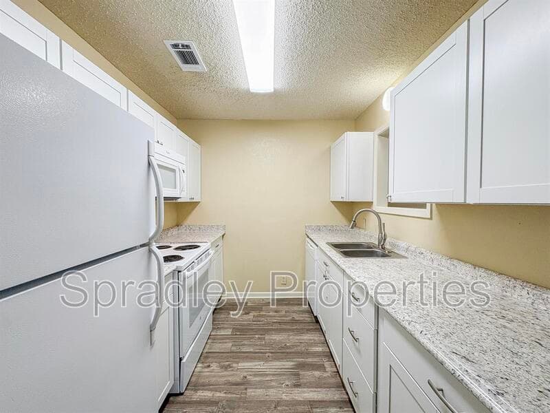 Temple Condo: 4404A Briar Clif Rd