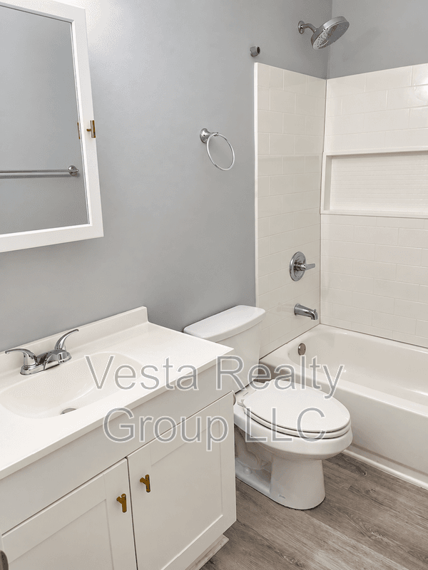 Morrow House: 6108 Deerfield Ct