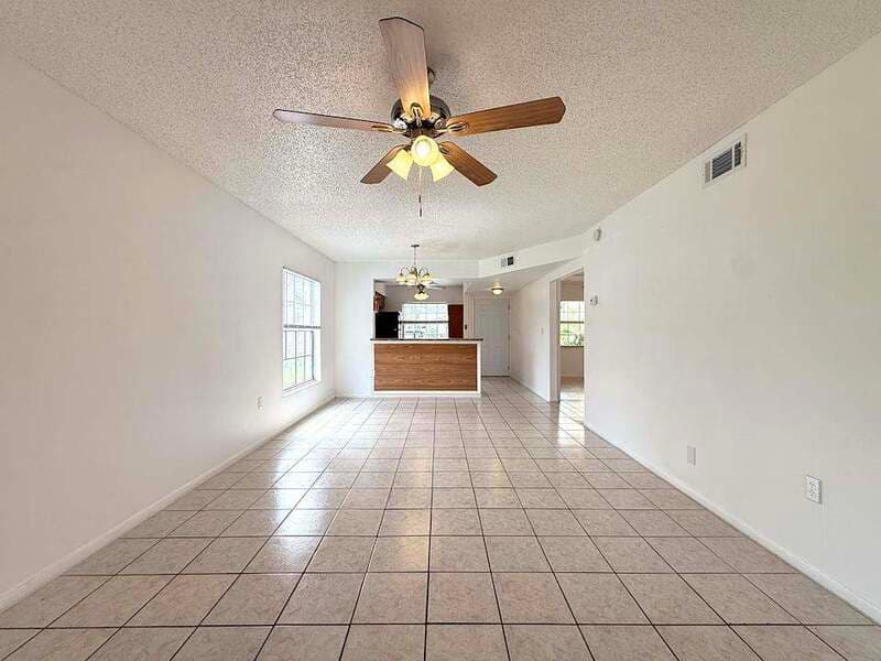 Safety Harbor Condo: 360 2nd Avenue North - D