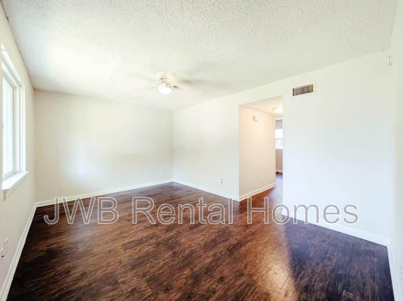 Jacksonville Townhome: 1834 Broadway Ave