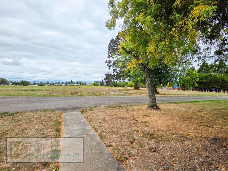 PORTLAND House: 13900 NW SPRINGVILLE RD