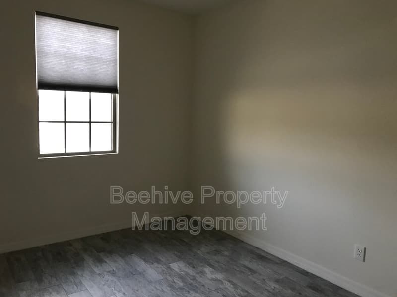 Mesa House: 3014 N 72nd St