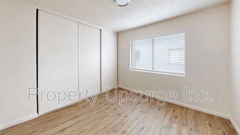 Anderson Condo: 1710 Bruce St