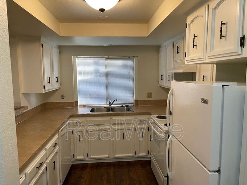 Keizer Townhome: 4282 Meadowbrook Court NE
