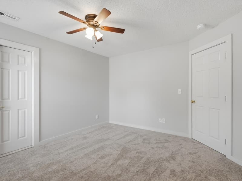 Madison House: 213 Pointe Verde Circle