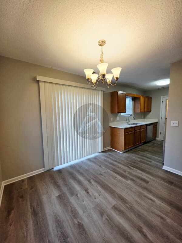 Cartersville House: 102 Westside Chase Southwest