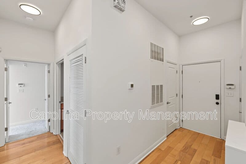 Charlotte House: 516 New Bern Station Ct