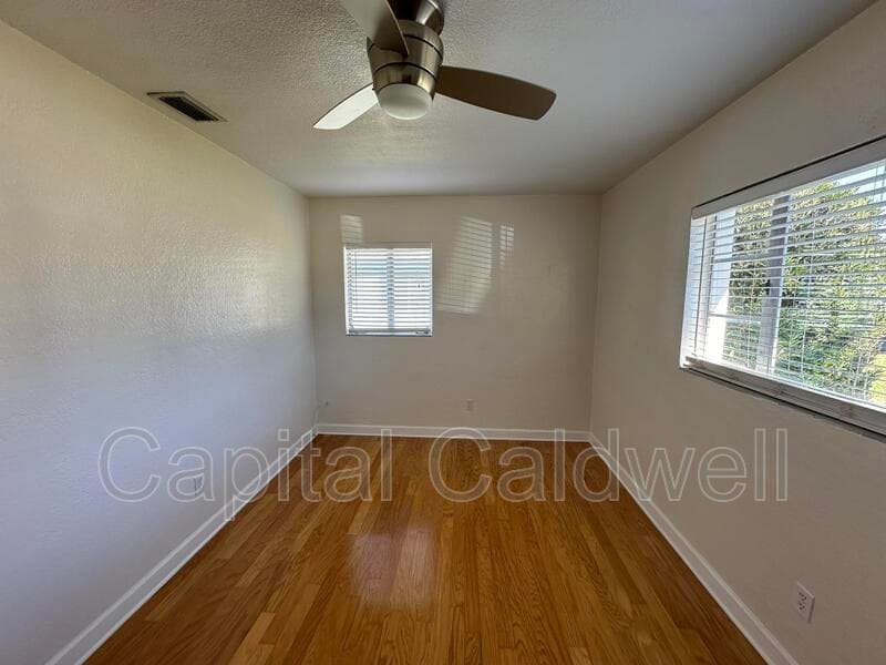 Clearwater House: 18 N Meteor Ave