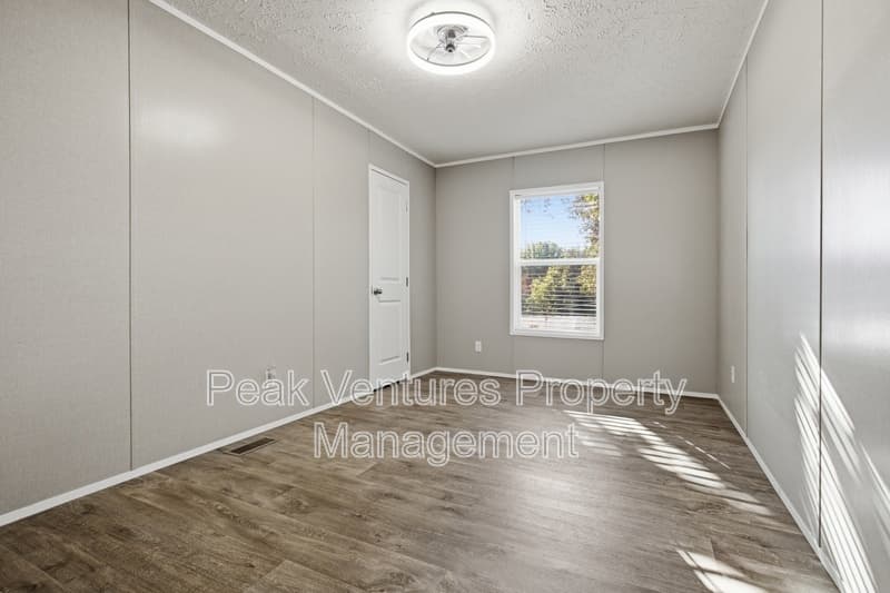 Rutherfordton House: 181 Youngs Dr