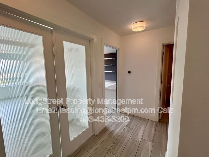Portland Condo: 300 NW 8th Ave