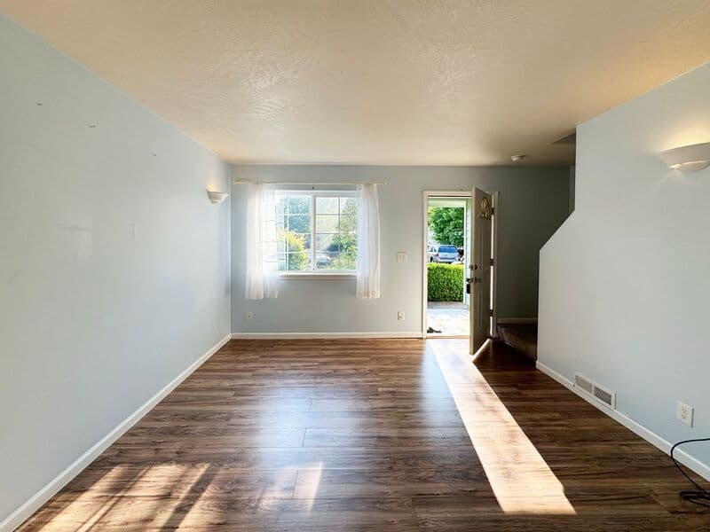 Eugene Townhome: 3697 Westleigh Street