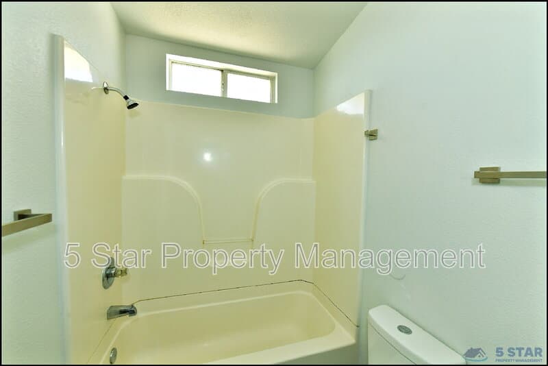 El Paso Condo: 6806 Alameda Ave