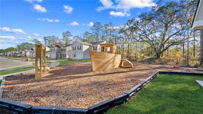 Savannah House: 123 Painted Lady Loop