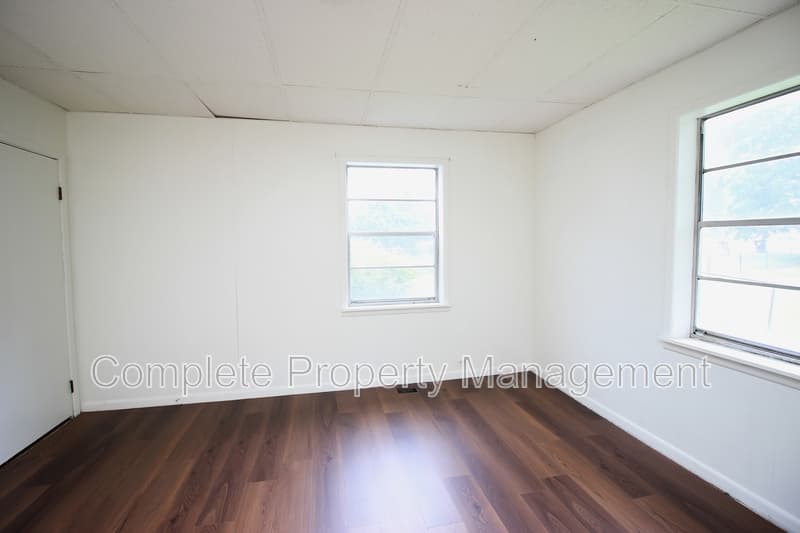 Adamsville House: 126 Front Street