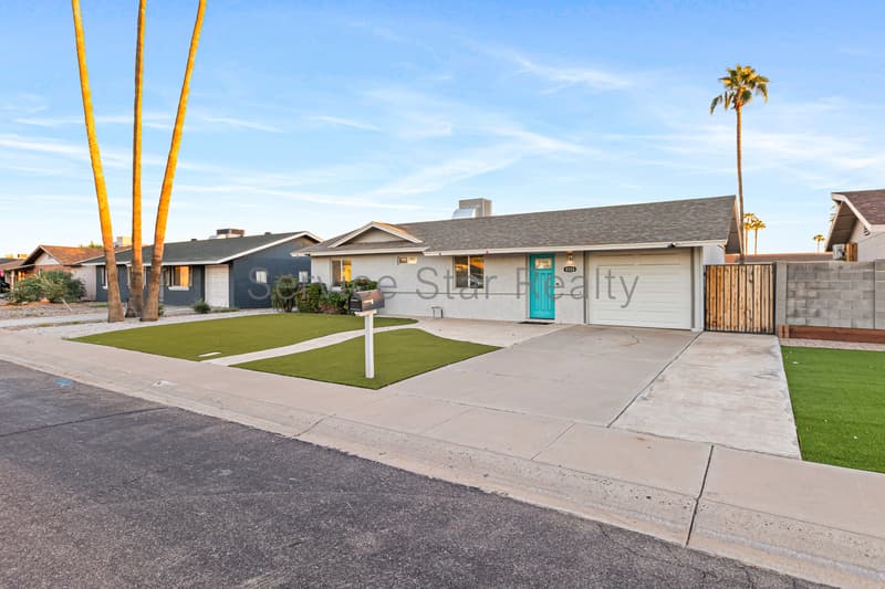 Chandler House: 1113 W Oakland St