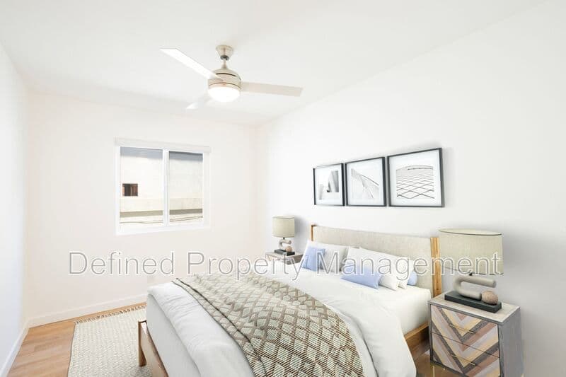 Los Angeles Condo: 5847 Willoughby Avenue