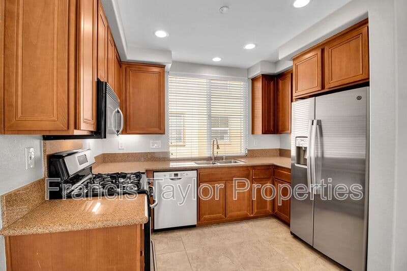San Marcos House: 633 Kellogg Street