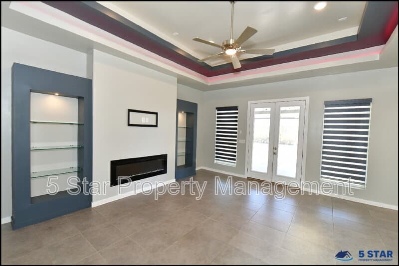 El Paso House: 2412 Tierra Lejana Pl