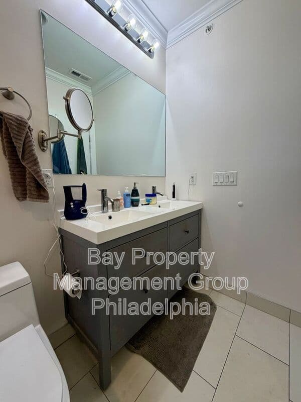 Philadelphia House: 1546 S Lambert St