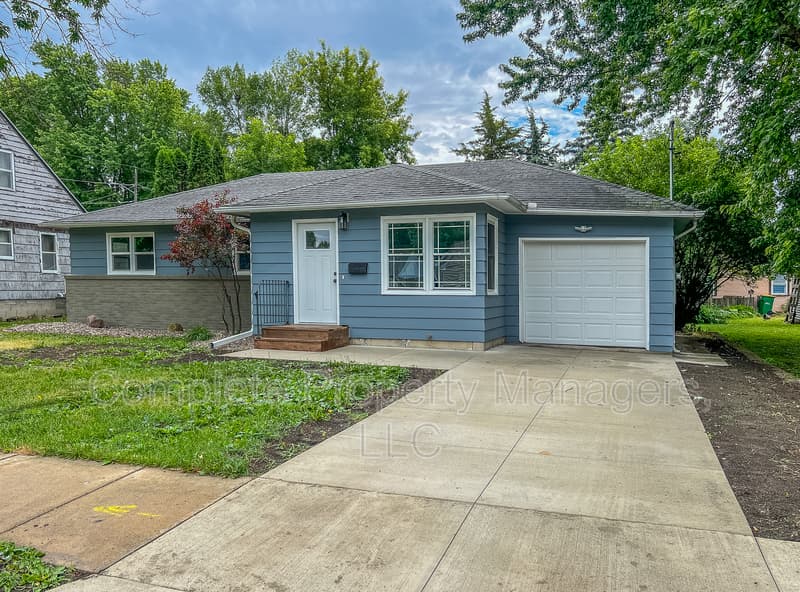 Albert Lea House: 1405 West Clark Street