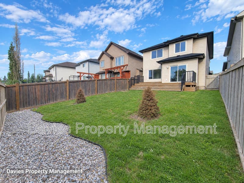 Edmonton House: 1020 118A Street SW