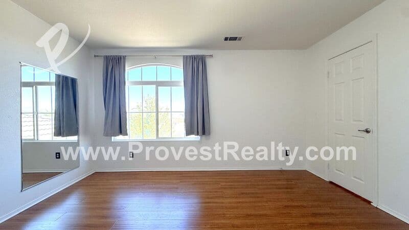 Hesperia House: 9172 Ocotillo Ave
