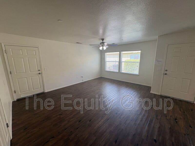 Tulare House: 2109 Bella Oaks Drive