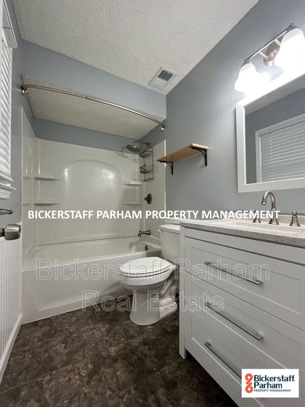 Columbus House: 3011 Apache Drive