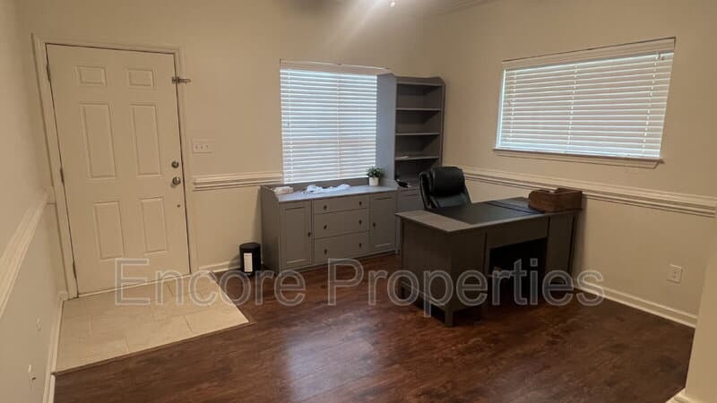Greensboro Townhome: 821 Central Park Drive