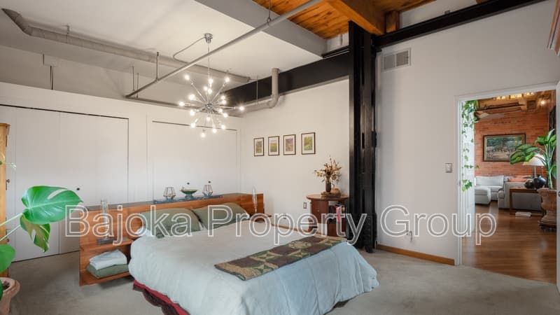 Detroit Condo: 6533 East Jefferson Avenue - 224